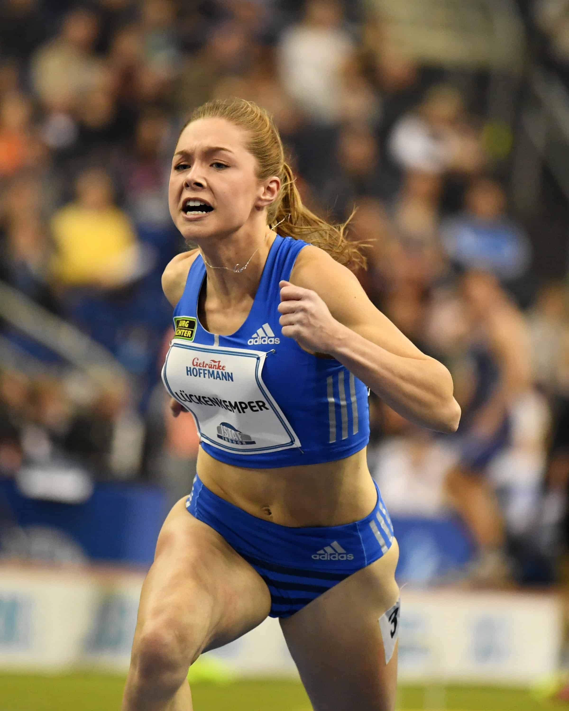 Немецкая Бегунья Джина Люкенкемпер В Купальнике
